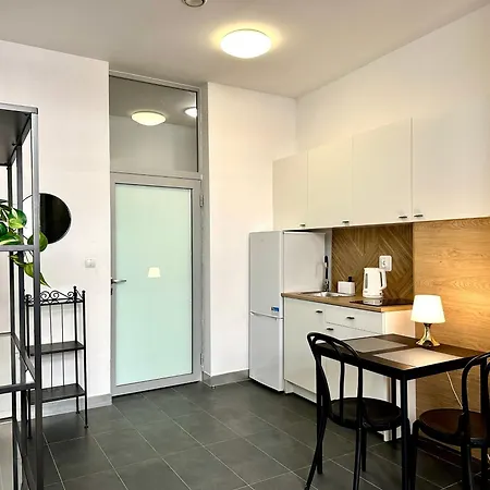 2026 W Centrum & Free Parking アパート